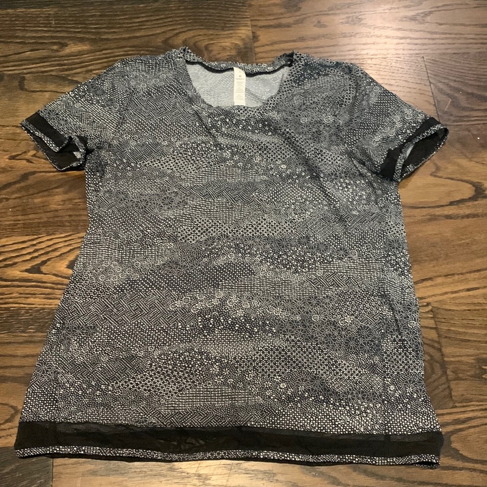 Lululemon open back workout top